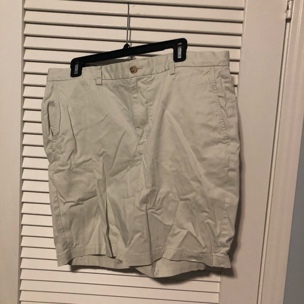 Vineyard Vines shorts